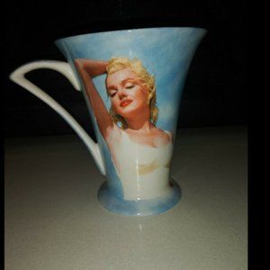 Vintage Marilyn Monroe Blue Mug/Cup - 3 different poses NWOB